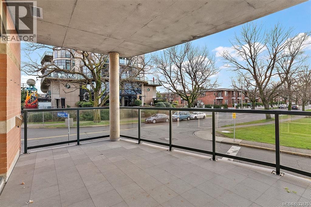 330 21 Dallas Rd, Victoria, British Columbia  V8V 4Z9 - Photo 8 - 1033875