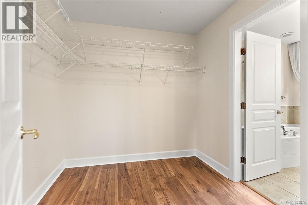 330 21 Dallas Rd, Victoria, British Columbia  V8V 4Z9 - Photo 15 - 1033875