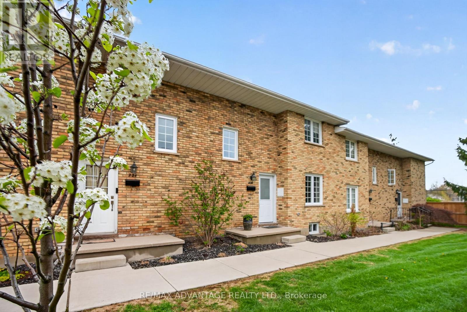 222 Homestead Crescent, London North, Ontario  N6G 2E5 - Photo 2 - X13058084