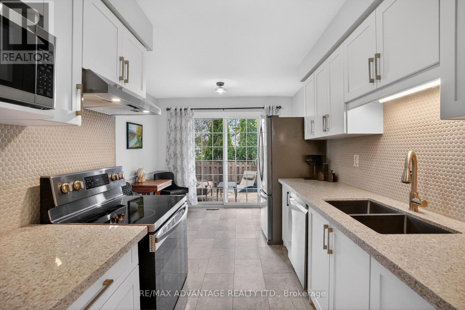 222 Homestead Crescent, London North, Ontario  N6G 2E5 - Photo 6 - X13058084