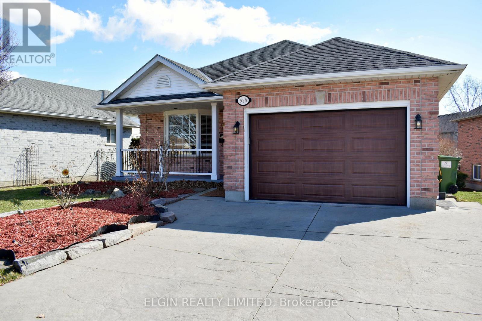 578 Wellington Street, St. Thomas, Ontario  N5R 6E1 - Photo 2 - X13058106