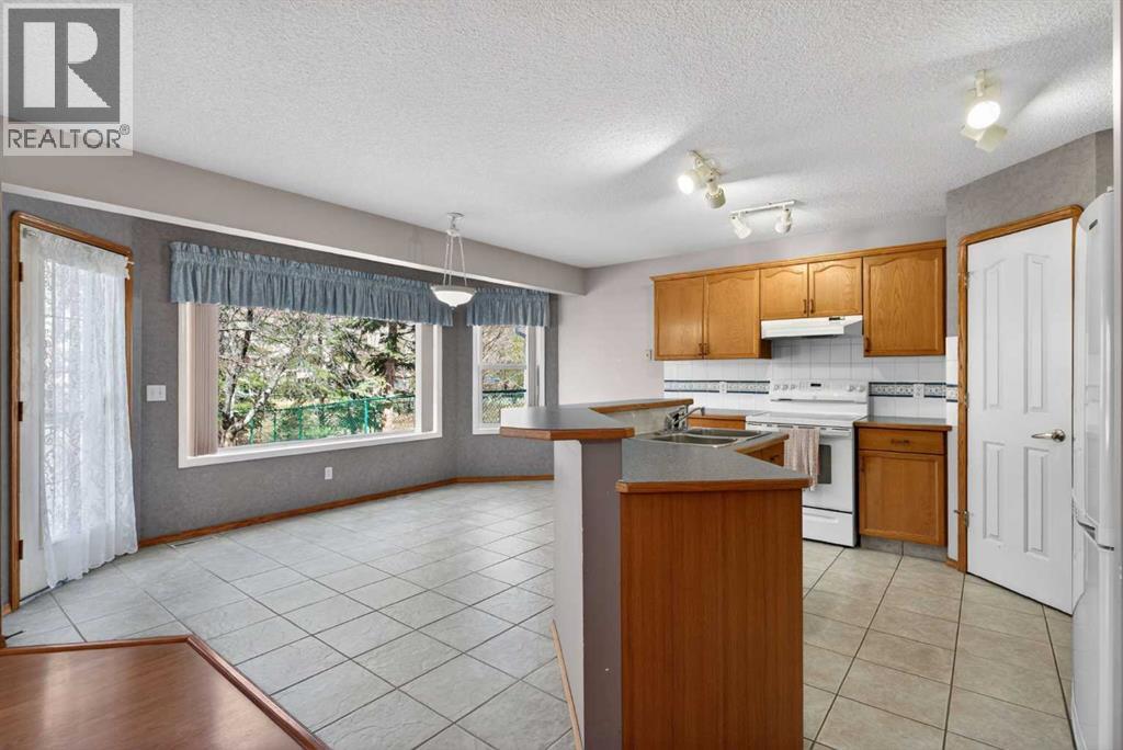 416 Douglas Glen Close SE, Calgary, Alberta  T2Z 3A4 - Photo 9 - A2302986