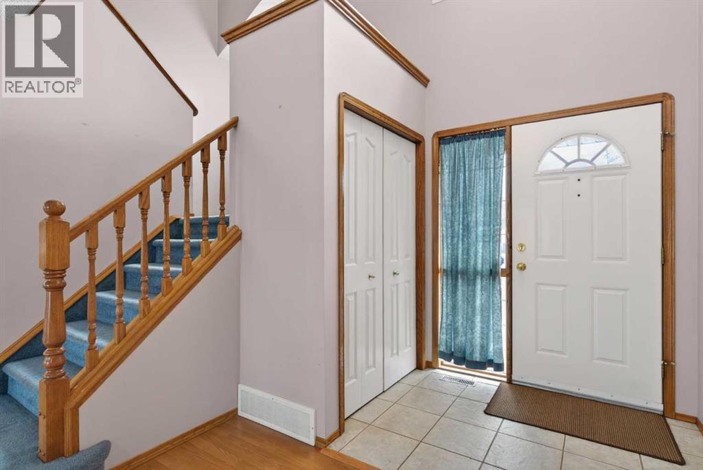 416 Douglas Glen Close SE, Calgary, Alberta  T2Z 3A4 - Photo 3 - A2302986