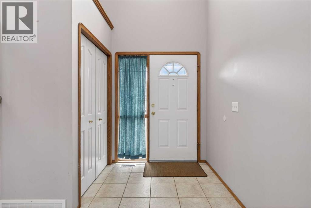 416 Douglas Glen Close SE, Calgary, Alberta  T2Z 3A4 - Photo 2 - A2302986