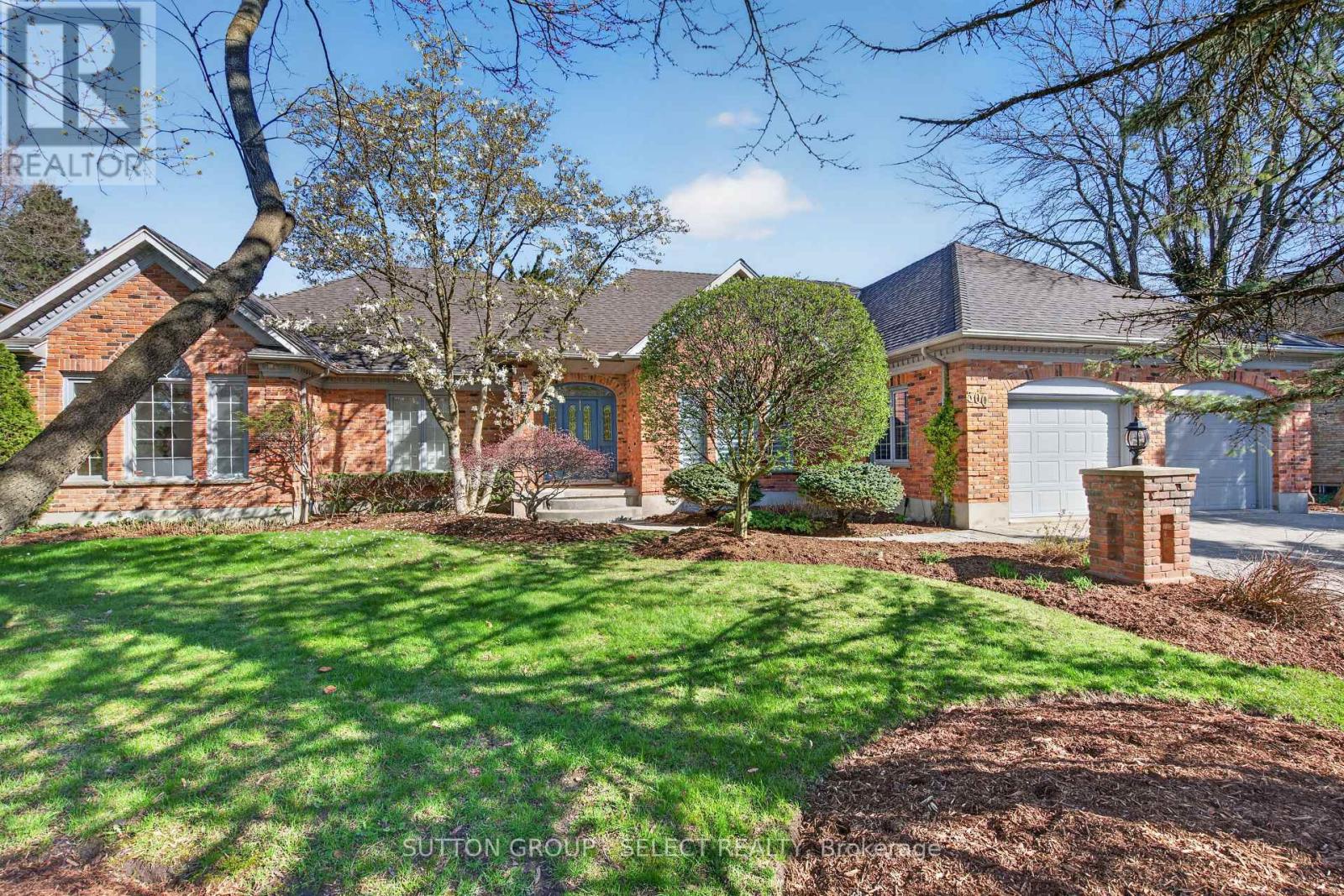 300 WINDERMERE COURT W, London North, Ontario