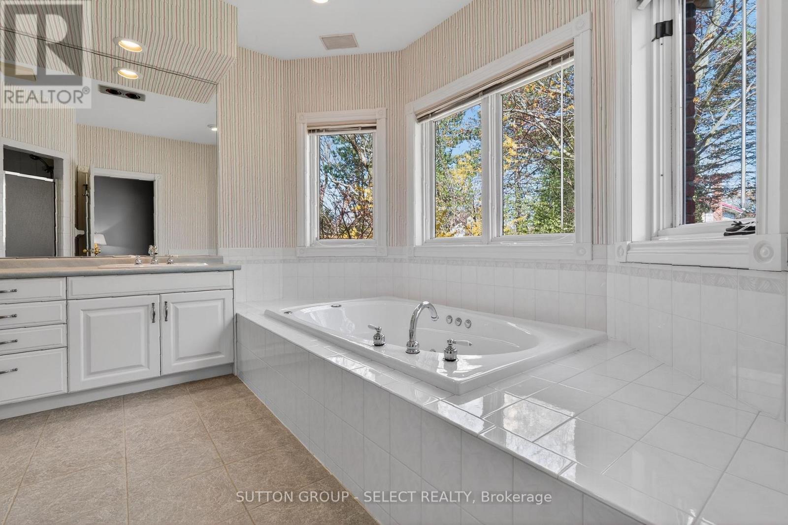 300 Windermere Court W, London North, Ontario  N6G 4J5 - Photo 13 - X13058266