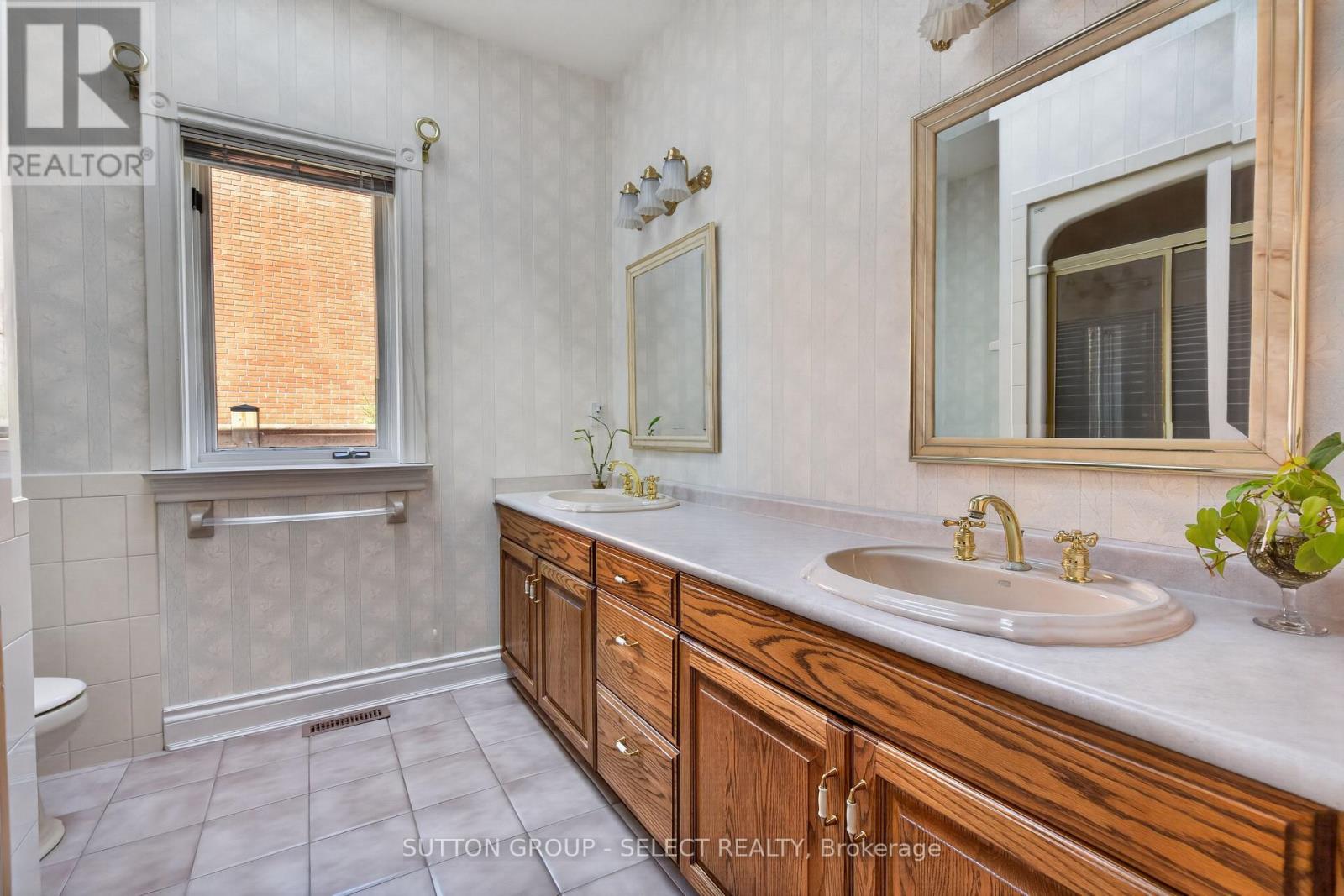 300 Windermere Court W, London North, Ontario  N6G 4J5 - Photo 18 - X13058266