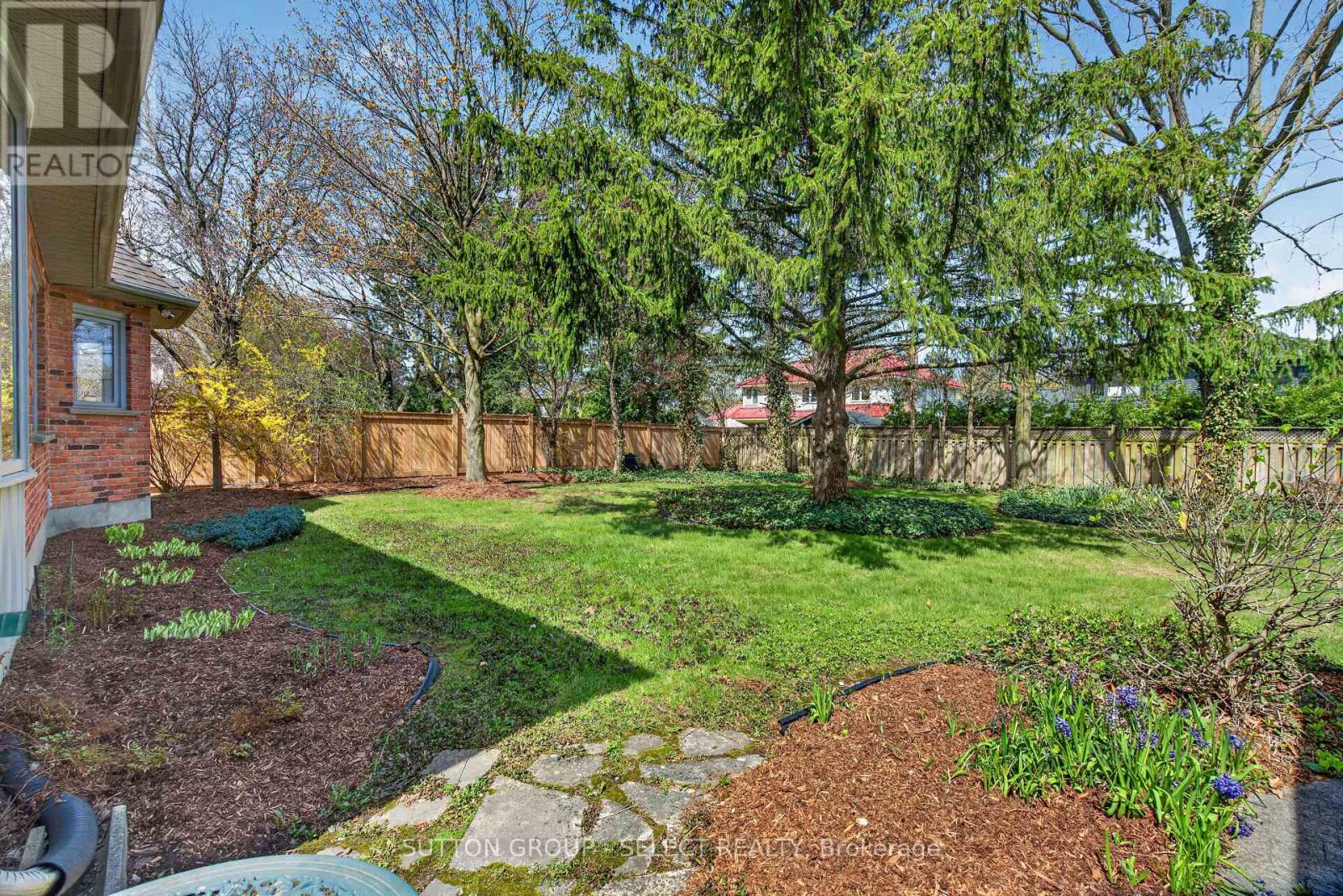 300 Windermere Court W, London North, Ontario  N6G 4J5 - Photo 34 - X13058266