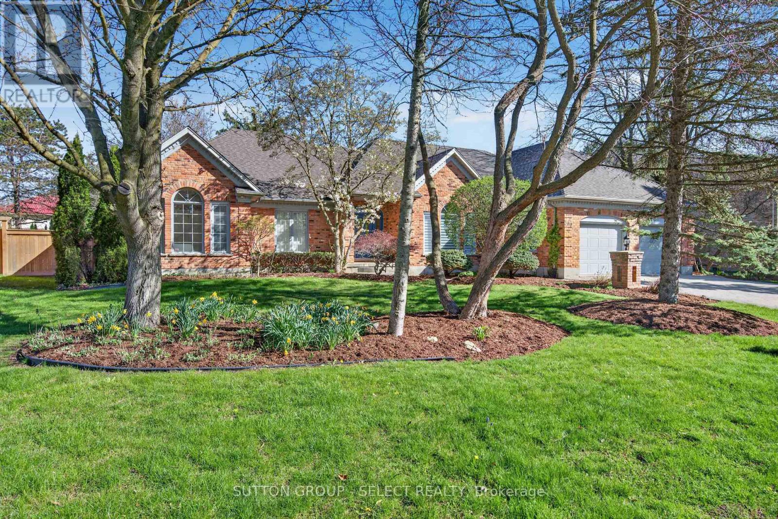 300 Windermere Court W, London North, Ontario  N6G 4J5 - Photo 4 - X13058266