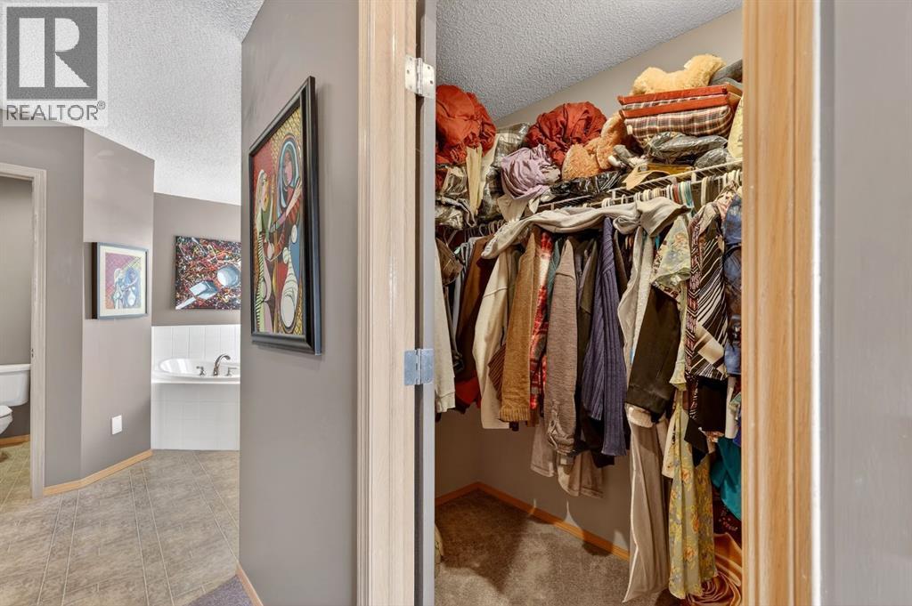 136 West Creek Glen, Chestermere, Alberta  T1X 1P8 - Photo 25 - A2305275