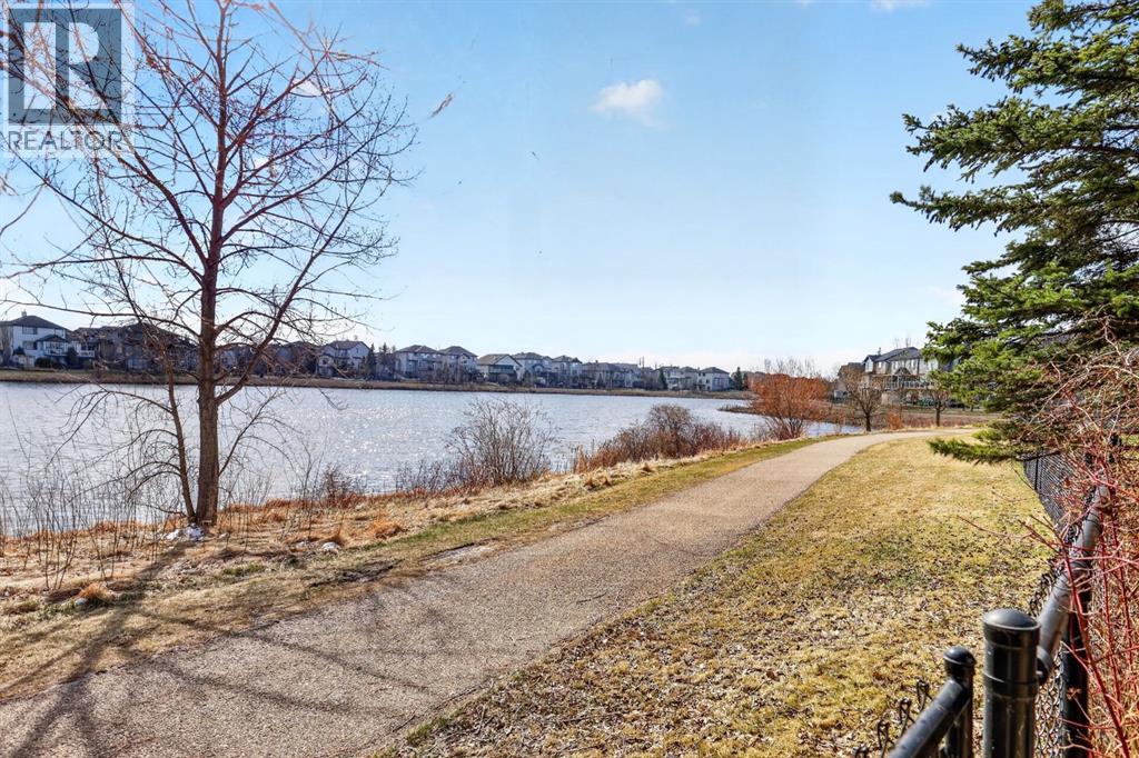 136 West Creek Glen, Chestermere, Alberta  T1X 1P8 - Photo 4 - A2305275