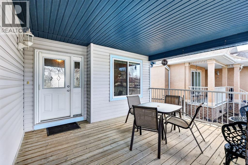 136 West Creek Glen, Chestermere, Alberta  T1X 1P8 - Photo 5 - A2305275