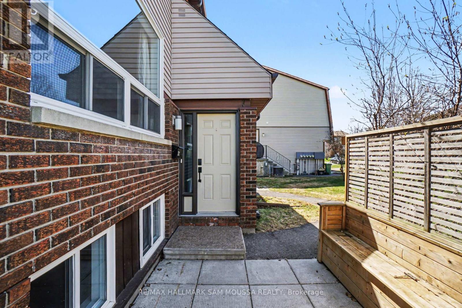 28c Woodvale Green, Ottawa, Ontario  K2G 4H4 - Photo 4 - X13058150