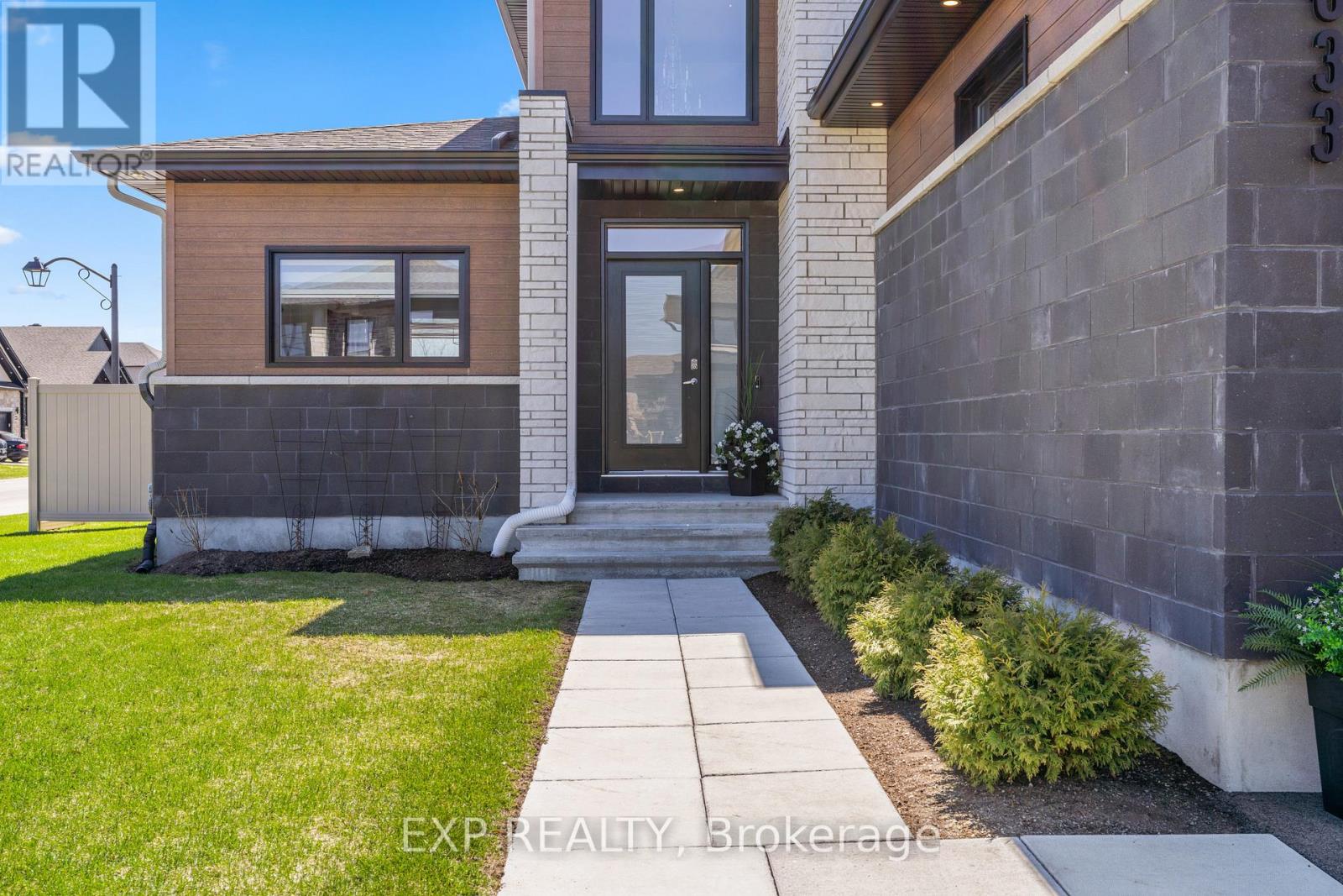 633 Cobalt Street, Clarence-Rockland, Ontario  K4K 0L7 - Photo 4 - X13058214