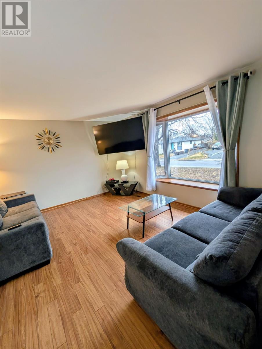 200 Kensington Dr, Thunder Bay, Ontario  P7C 2A5 - Photo 3 - TB2600843