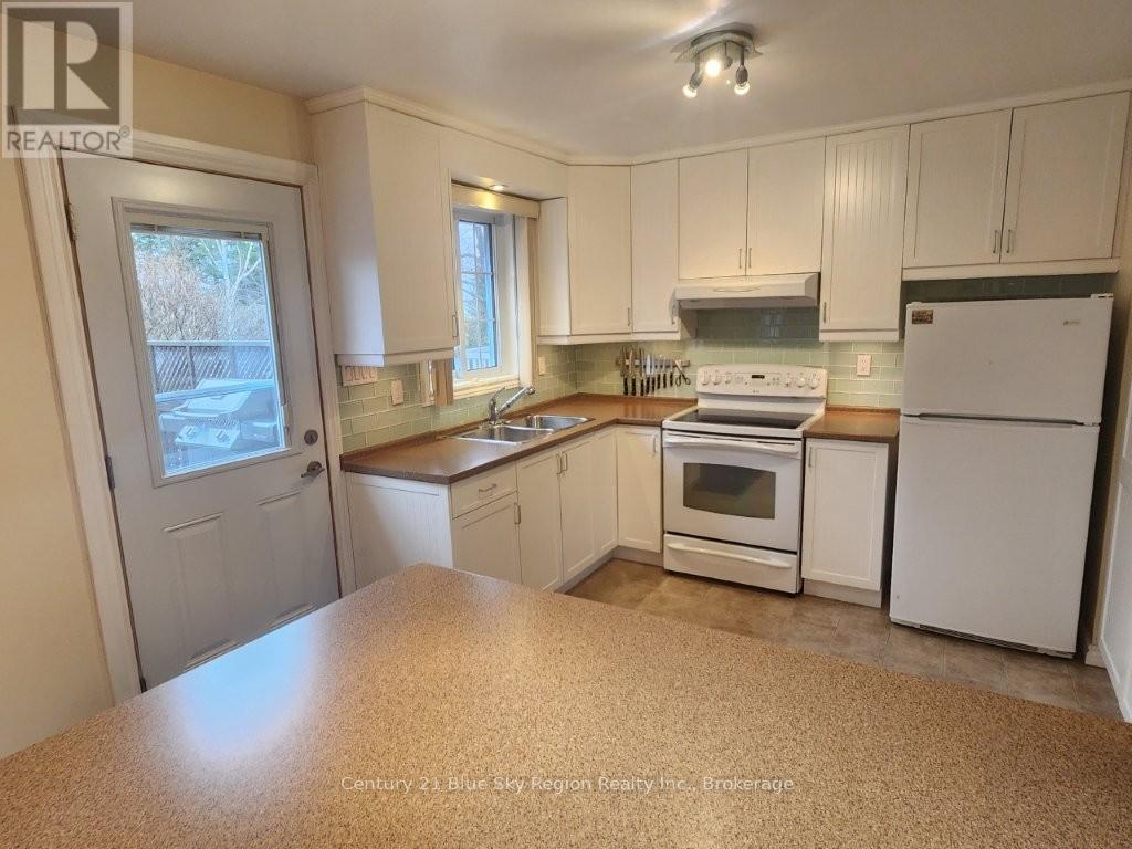 1976 Mckeown Avenue, North Bay, Ontario  P1B 7N6 - Photo 2 - X13058248