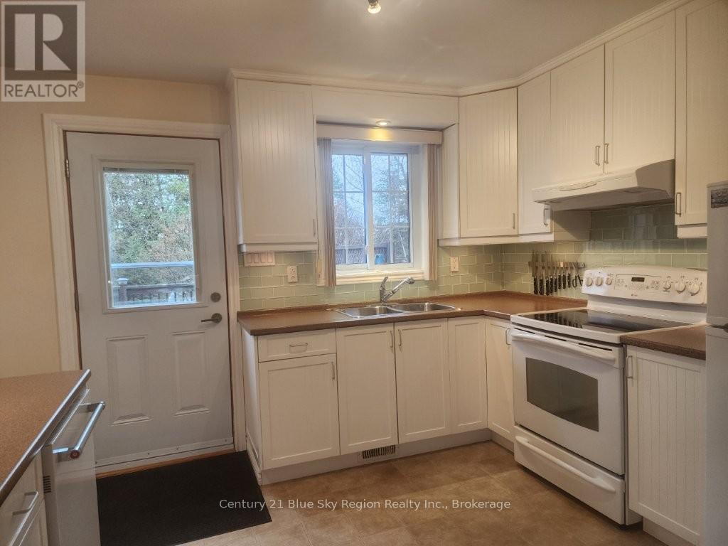 1976 Mckeown Avenue, North Bay, Ontario  P1B 7N6 - Photo 3 - X13058248