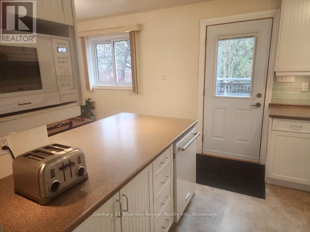 1976 Mckeown Avenue, North Bay, Ontario  P1B 7N6 - Photo 5 - X13058248