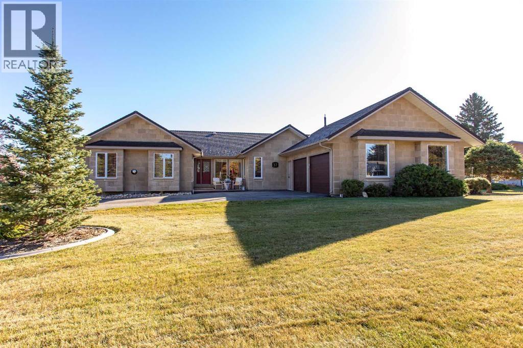 37 Wildrose Street, Rural Lacombe County, Alberta  T4L 1Y4 - Photo 2 - A2303485