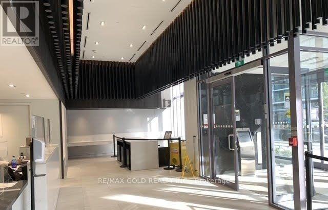 3711 - 4065 CONFEDERATION PARKWAY, Mississauga, Ontario