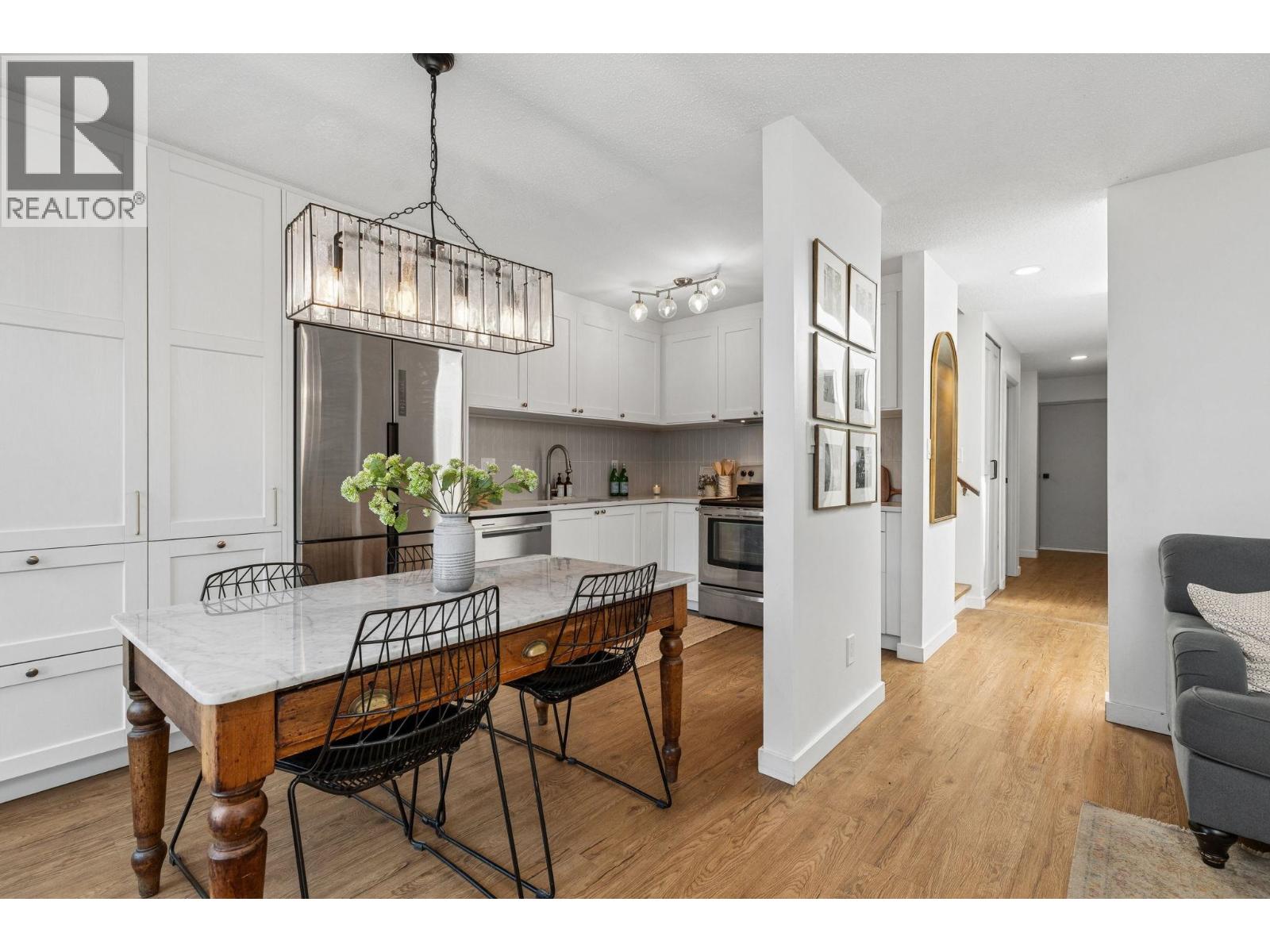 2509 Burian Drive, Coquitlam, British Columbia  V3K 5W8 - Photo 3 - R3117259