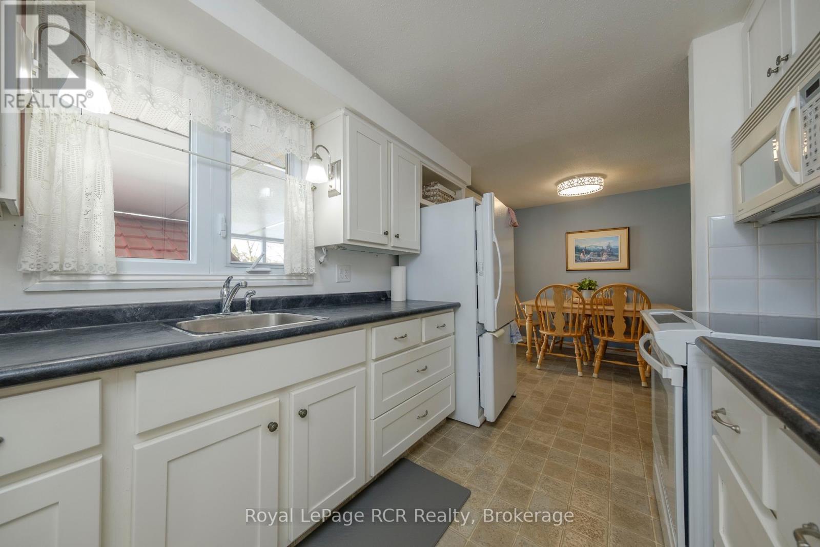 286 Nelson Street, Kincardine, Ontario  N2Z 1E6 - Photo 9 - X13058108