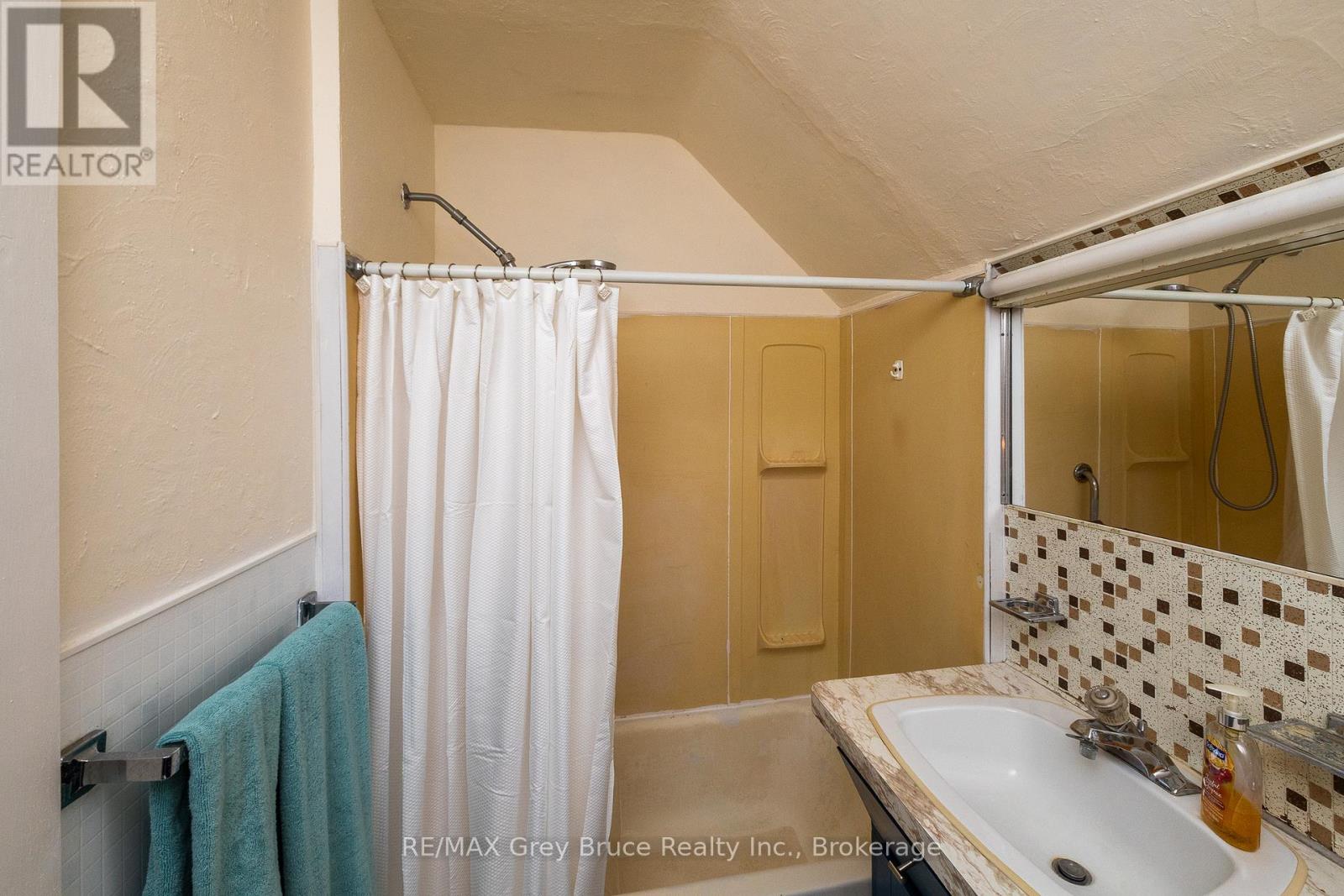 414 13th St E, Owen Sound, Ontario  N4K 1W6 - Photo 24 - X13058122