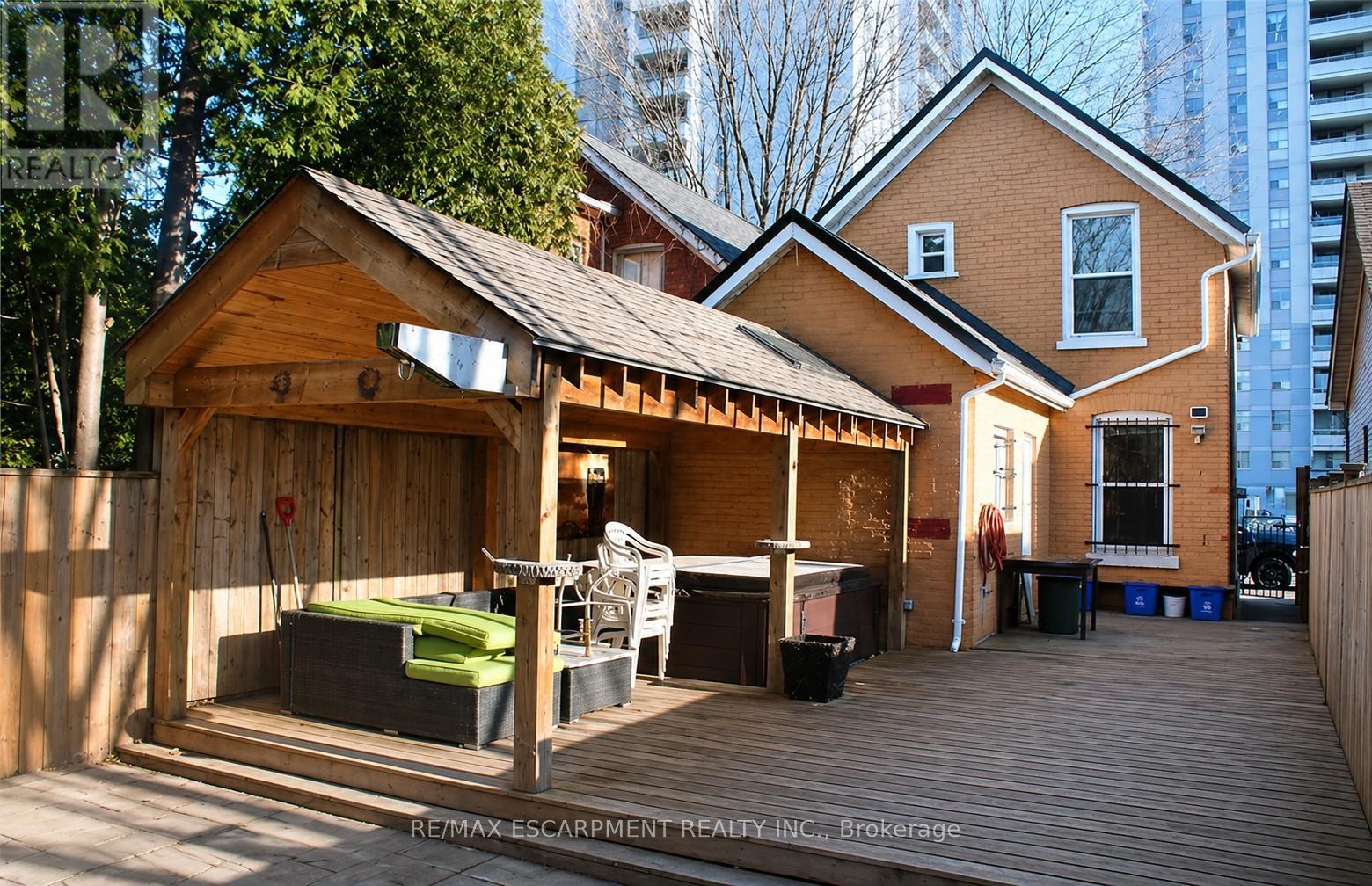 29 Oxford Street, Hamilton, Ontario  L8R 2W9 - Photo 29 - X12920760