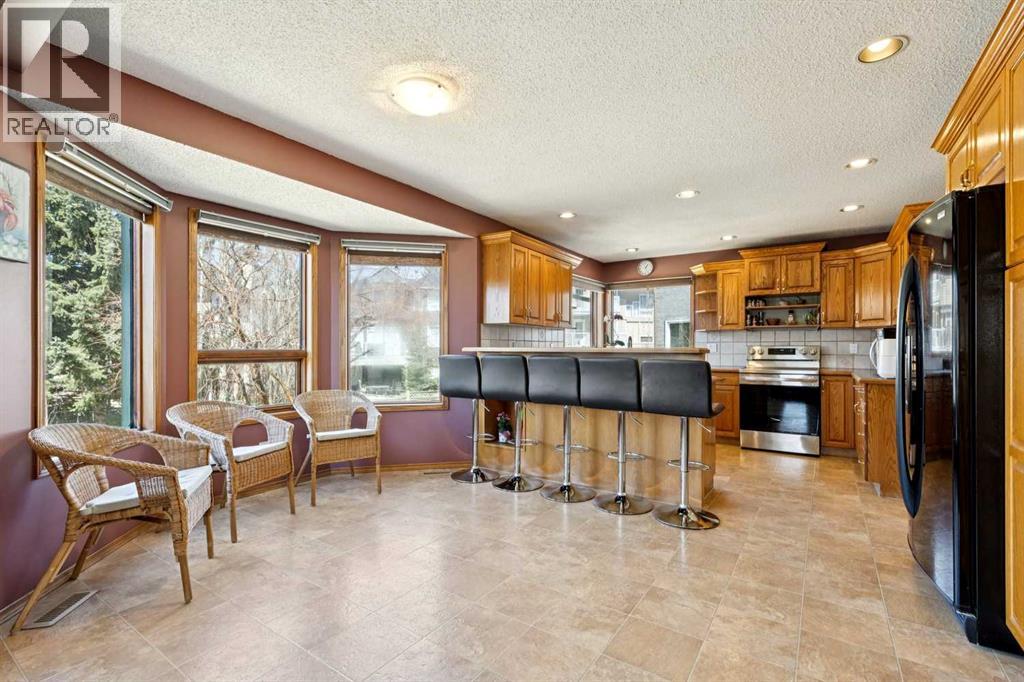 111 Scenic Ridge Court Nw, Calgary, Alberta  T3L 1V2 - Photo 8 - A2304211