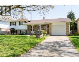 22 PEMBROKE CRESCENT, Chatham, Ontario