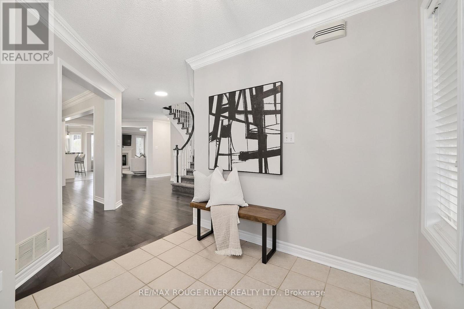 1632 Whitestone Drive, Oshawa, Ontario  L1K 2X1 - Photo 4 - E13058148