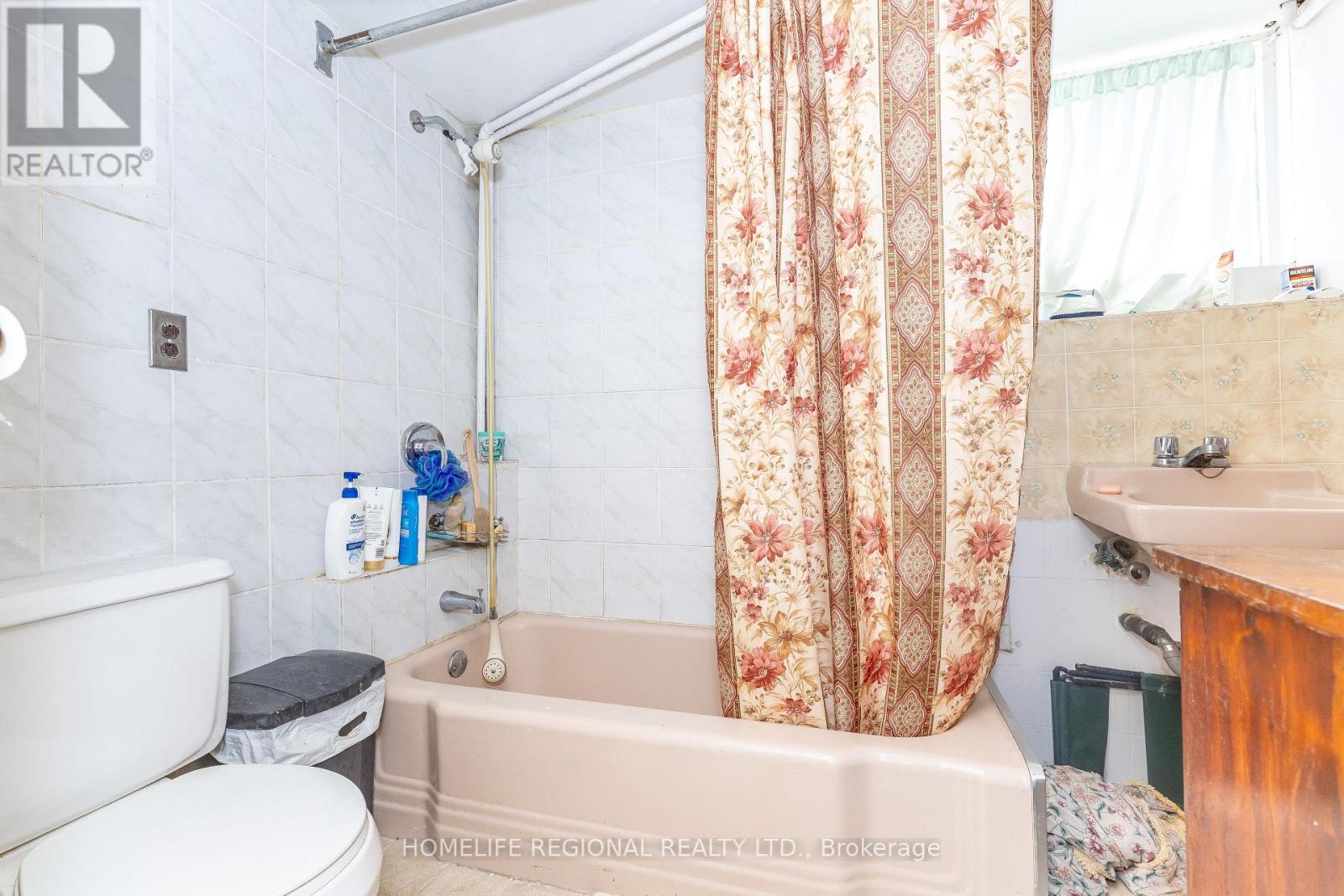 237 Roxton Road, Toronto, Ontario  M6G 3R1 - Photo 12 - C13057358