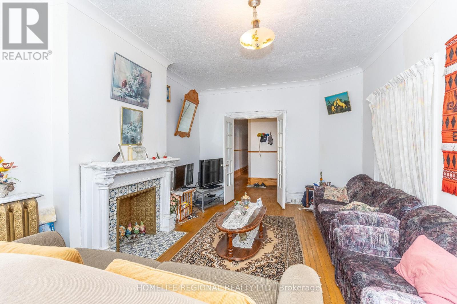 237 Roxton Road, Toronto, Ontario  M6G 3R1 - Photo 5 - C13057358