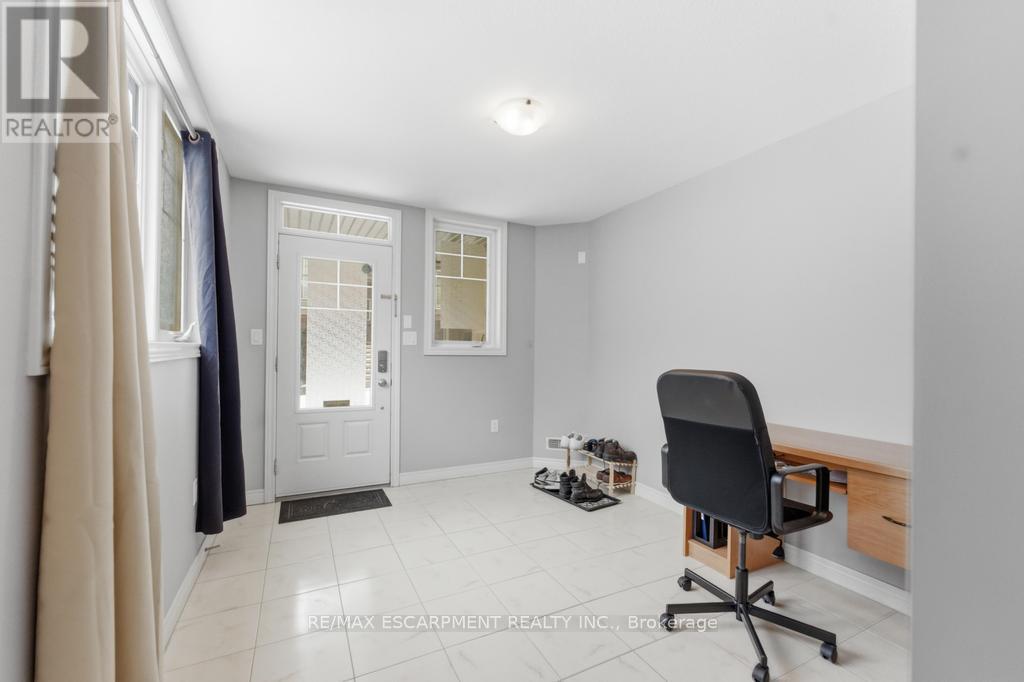 4 Andruss Lane, Hamilton, Ontario  L9G 0G7 - Photo 16 - X12834838