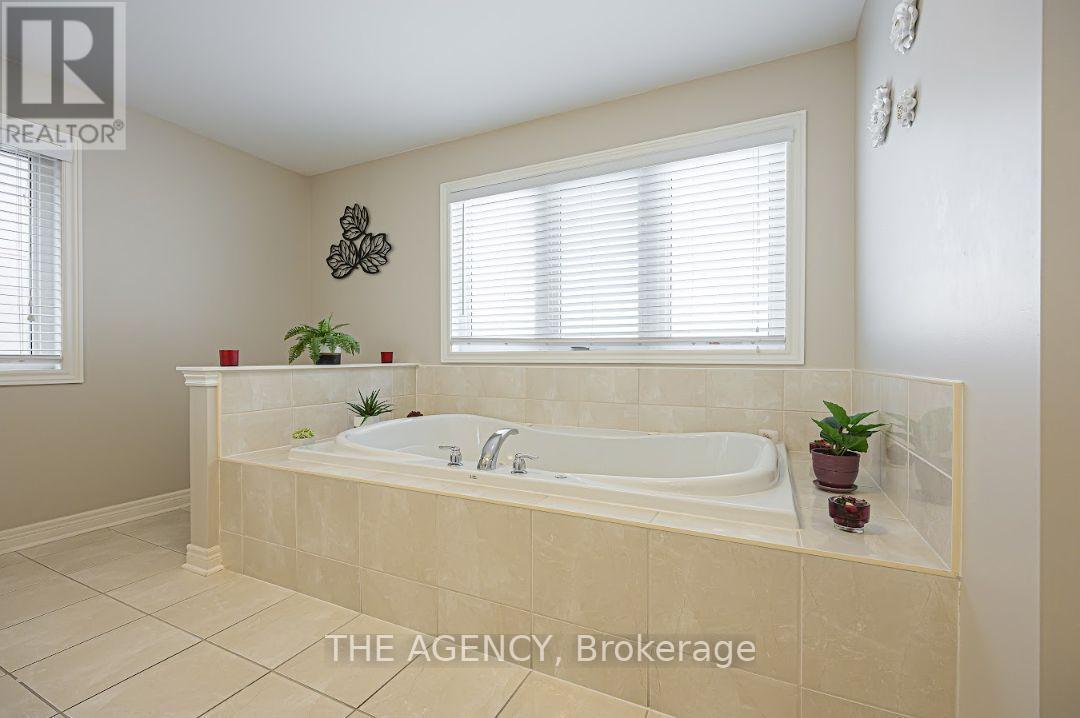 48 Tonner Crescent, Aurora, Ontario  L4G 0G6 - Photo 28 - N13058158