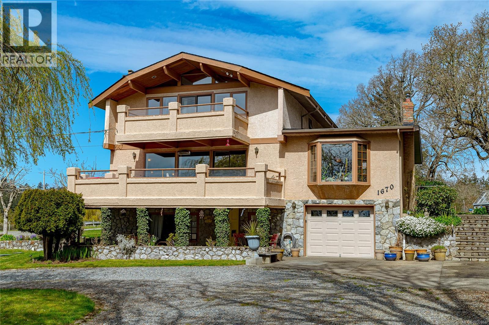 1670 Burnside Rd W, Saanich, British Columbia  V8X 3X3 - Photo 2 - 1033884