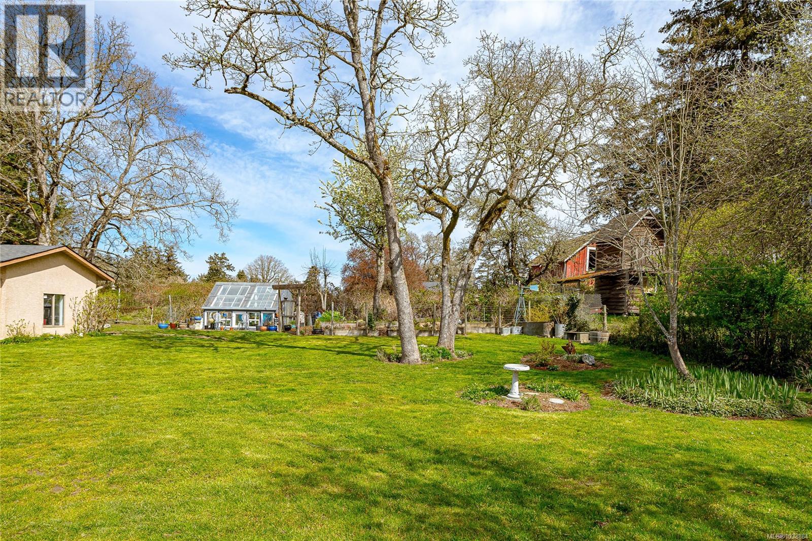 1670 Burnside Rd W, Saanich, British Columbia  V8X 3X3 - Photo 41 - 1033884