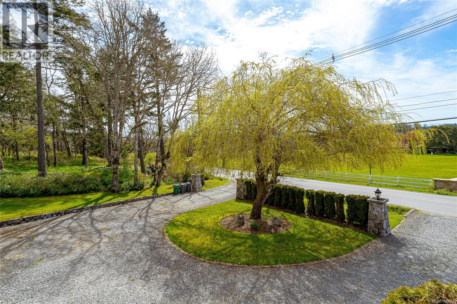 1670 Burnside Rd W, Saanich, British Columbia  V8X 3X3 - Photo 50 - 1033884