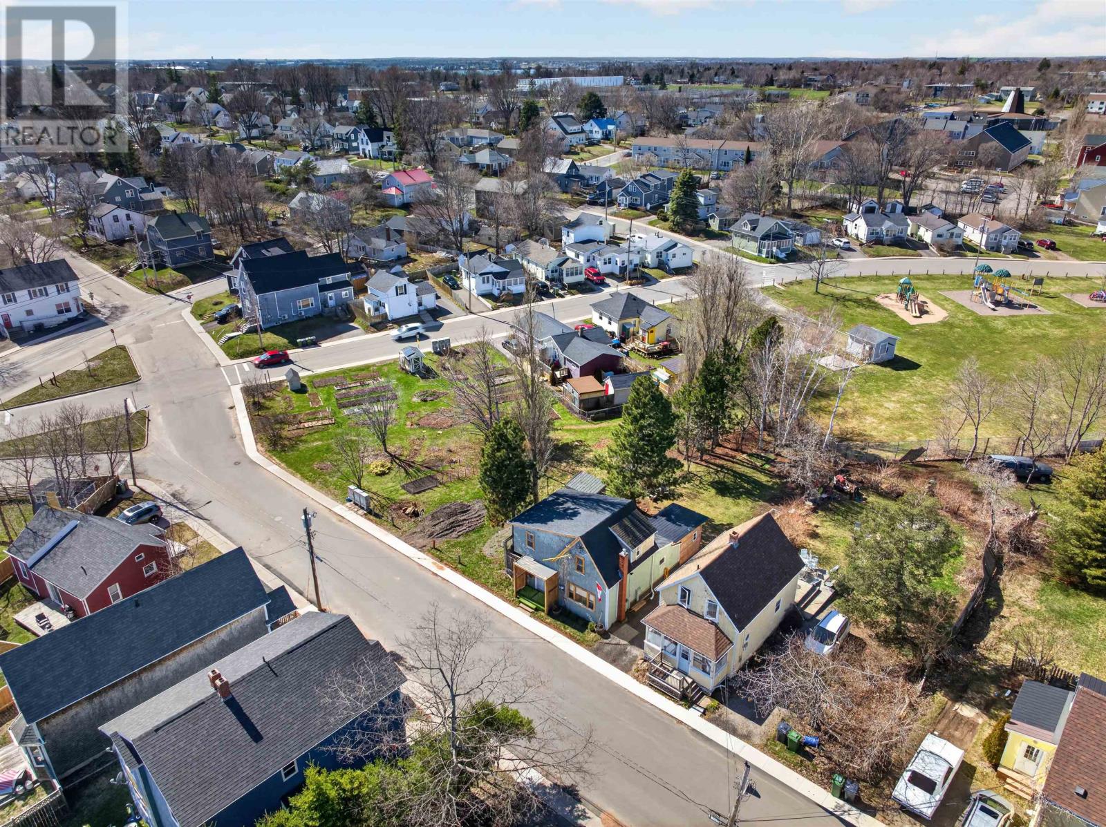 9 Douglas Street, Charlottetown, Prince Edward Island  C1A 2H9 - Photo 3 - 202608971