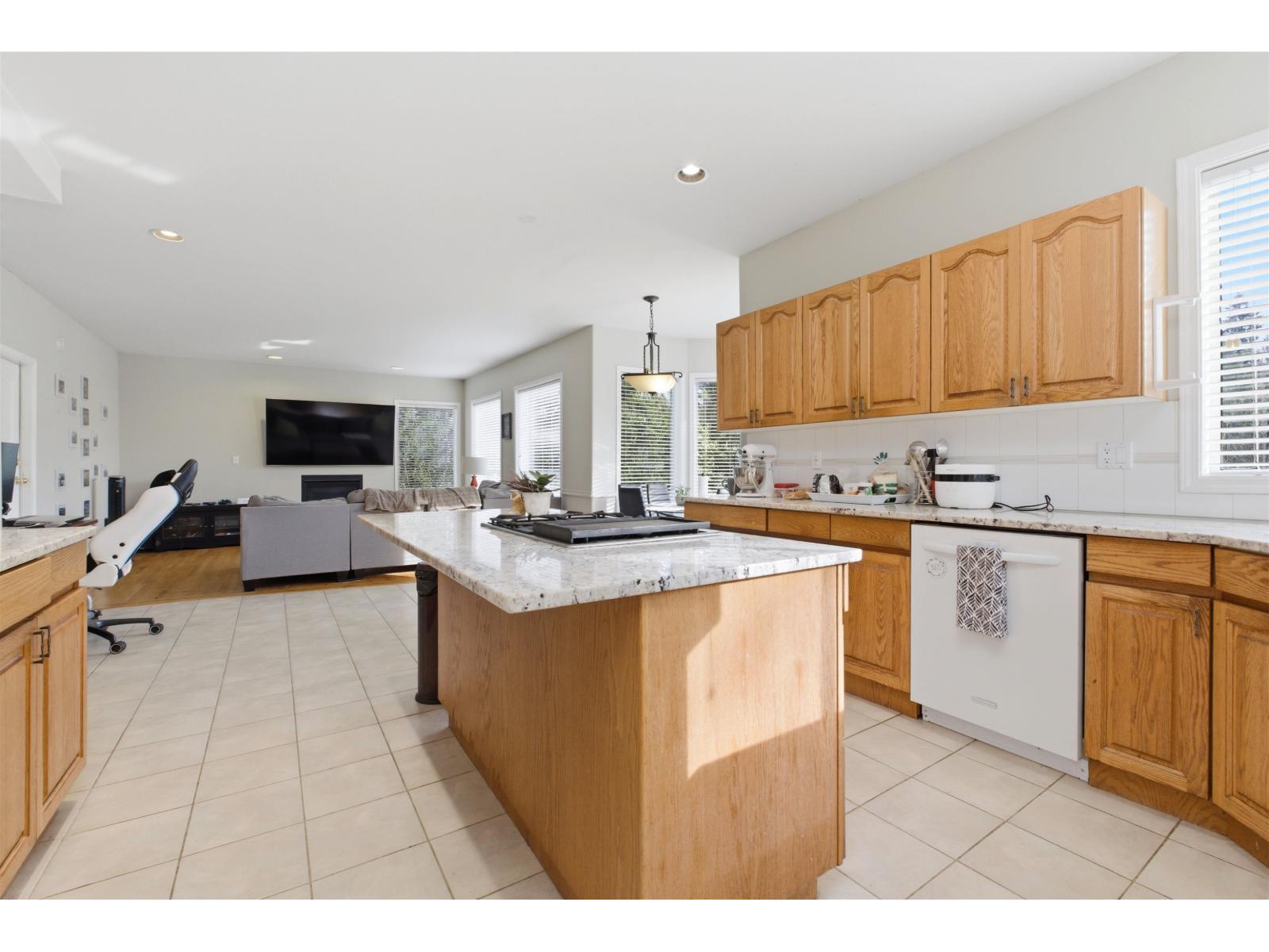 4570 Maysfield Crescent, Langley, British Columbia  V3A 4M1 - Photo 4 - R3089376
