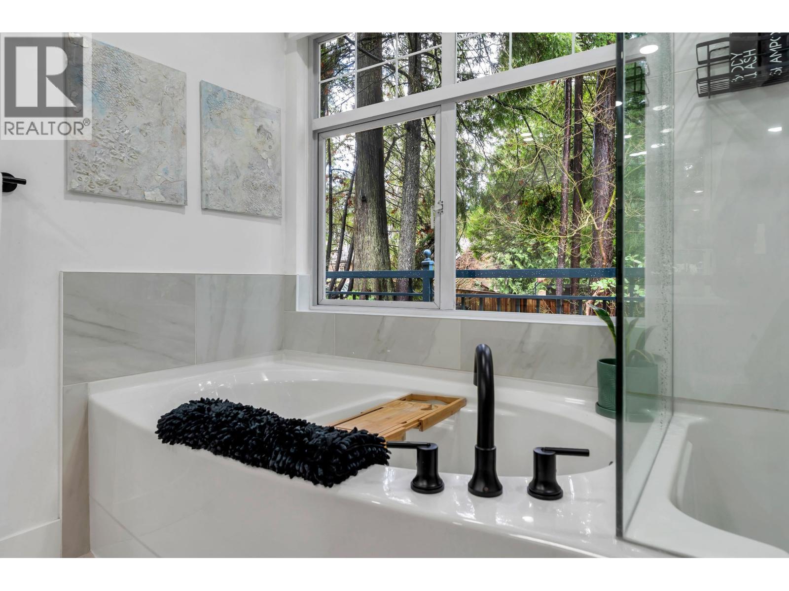 1102 Strathaven Drive, North Vancouver, British Columbia  V7H 2Z6 - Photo 14 - R3111118