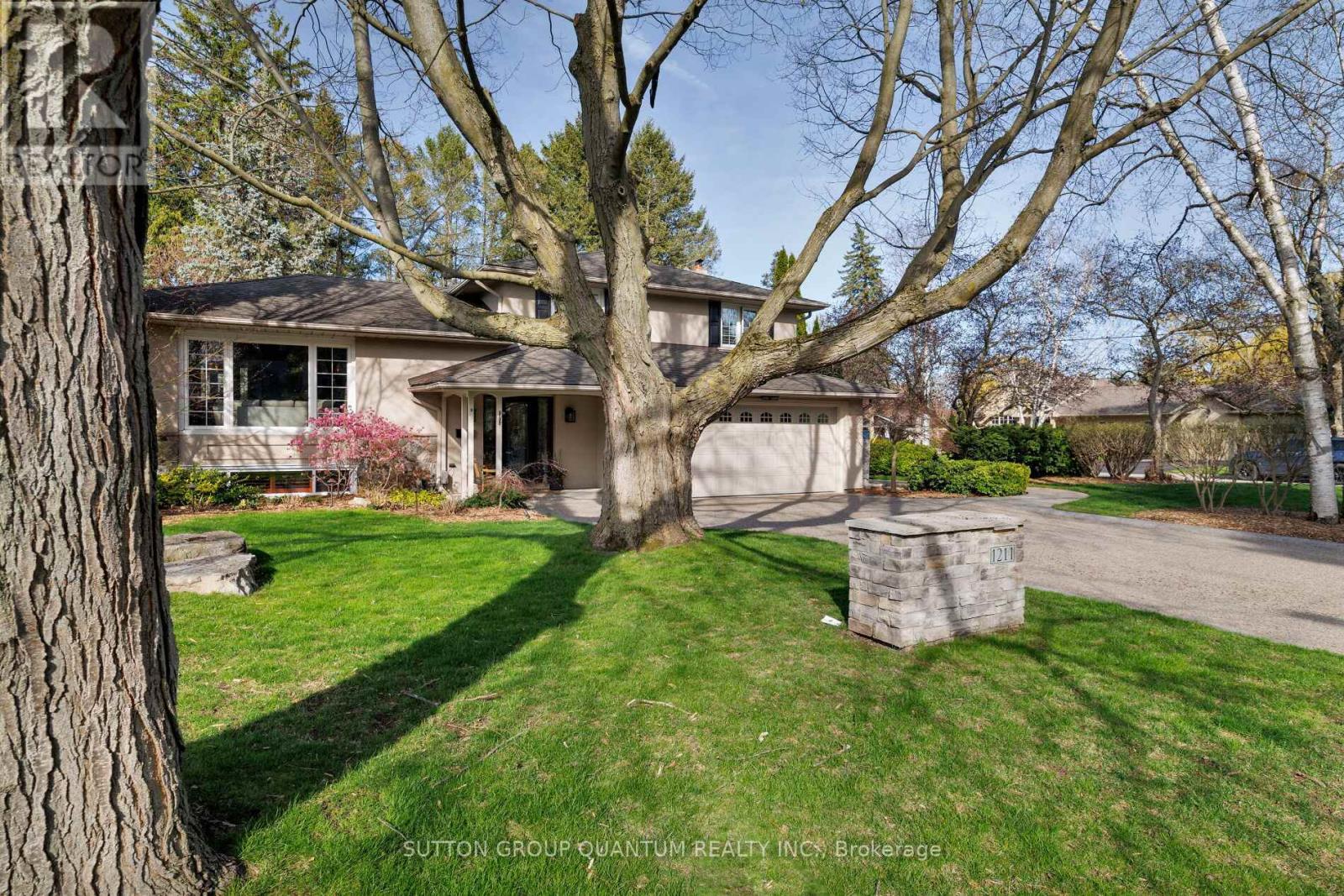 1211 Cloverbrae Crescent, Mississauga, Ontario  L5H 2Z6 - Photo 2 - W13058118