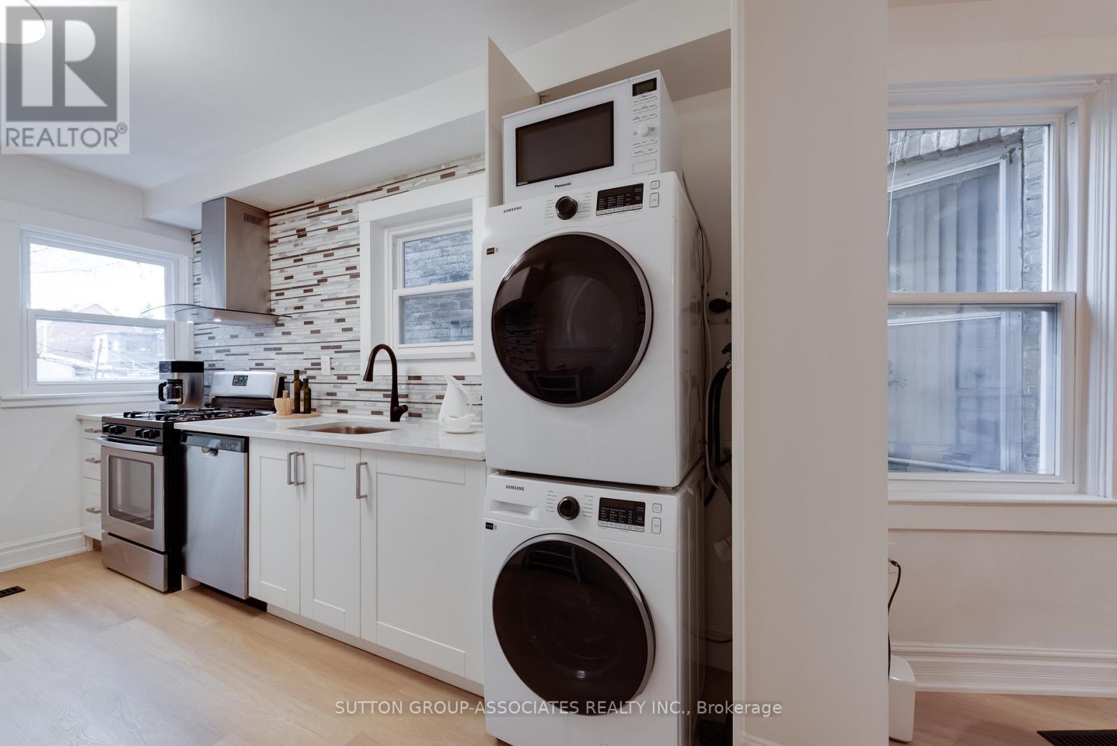 131 Ascot Avenue, Toronto, Ontario  M6E 1G3 - Photo 10 - W13058130