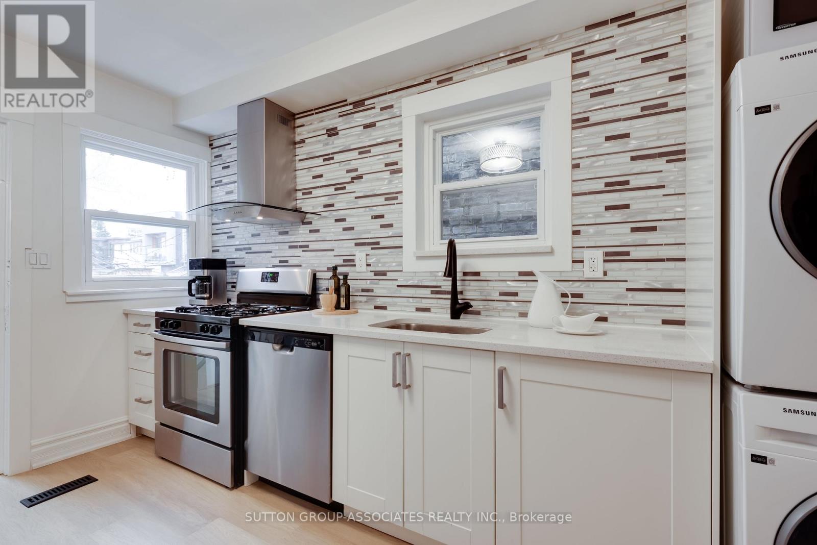 131 Ascot Avenue, Toronto, Ontario  M6E 1G3 - Photo 11 - W13058130