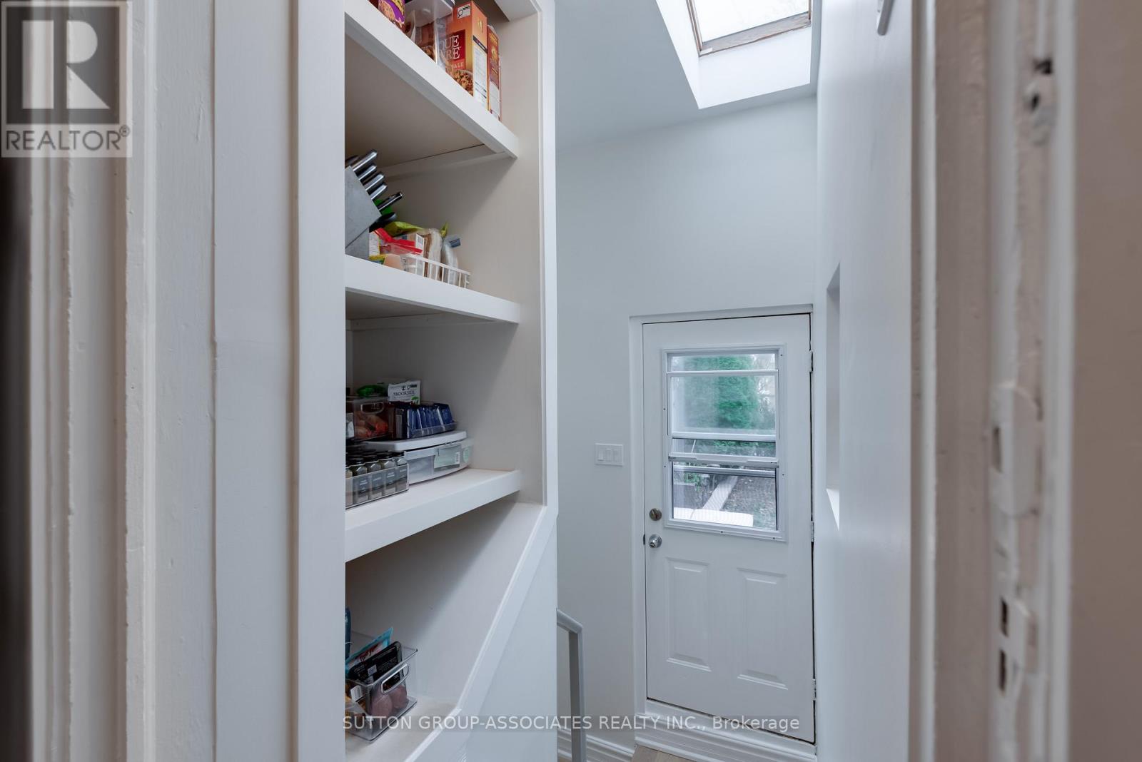 131 Ascot Avenue, Toronto, Ontario  M6E 1G3 - Photo 15 - W13058130