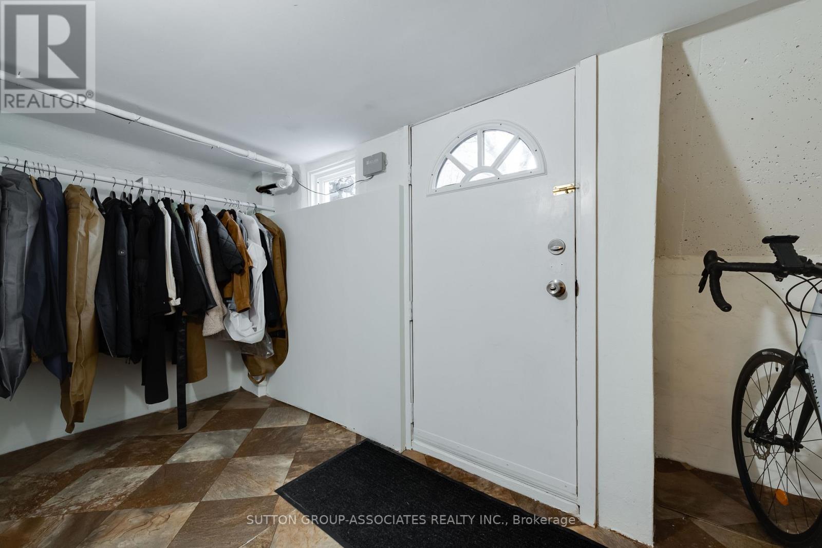 131 Ascot Avenue, Toronto, Ontario  M6E 1G3 - Photo 26 - W13058130