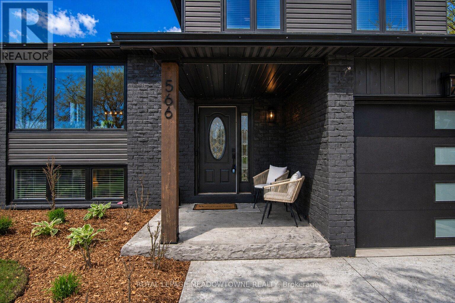 566 Moorelands Crescent, Milton, Ontario  L9T 4B5 - Photo 2 - W13058182