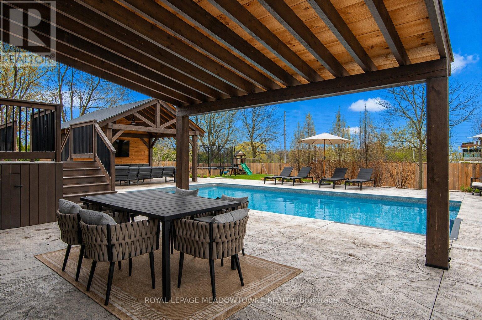 566 Moorelands Crescent, Milton, Ontario  L9T 4B5 - Photo 4 - W13058182