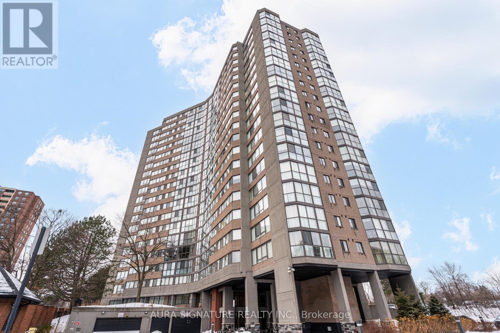 203 - 40 RICHVIEW ROAD, Toronto, Ontario