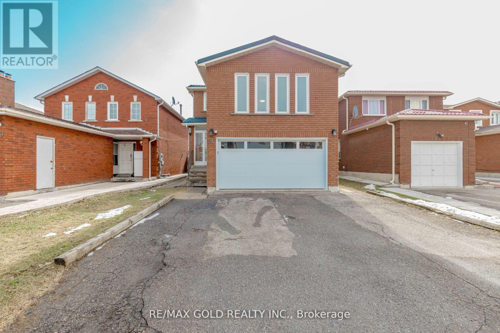 61 KINGKNOLL DRIVE, Brampton, Ontario